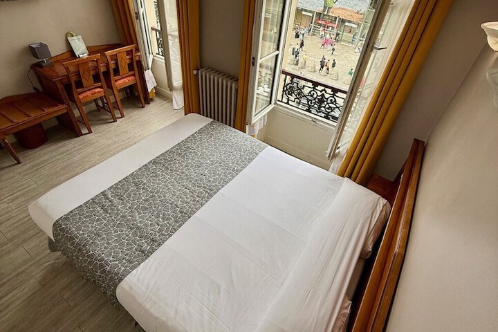 Room 32 of 55