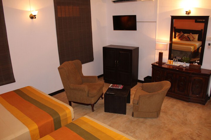 Room 7 of 13