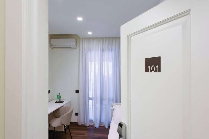Room 49 of 116