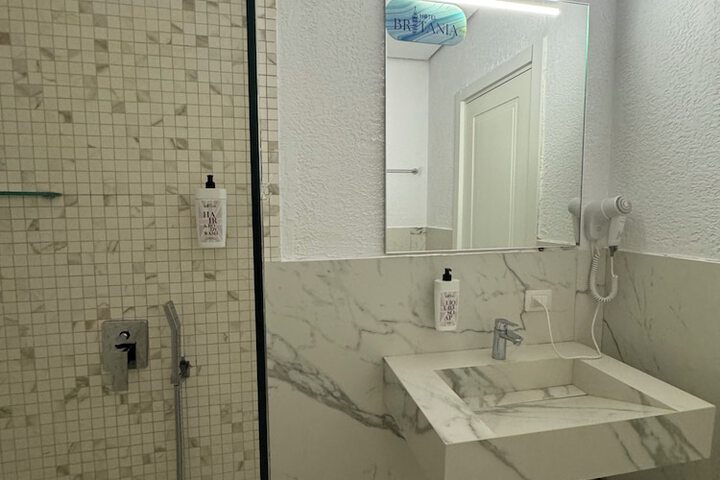 Room 155 of 191