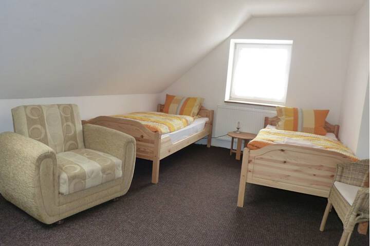 Room 21 of 33