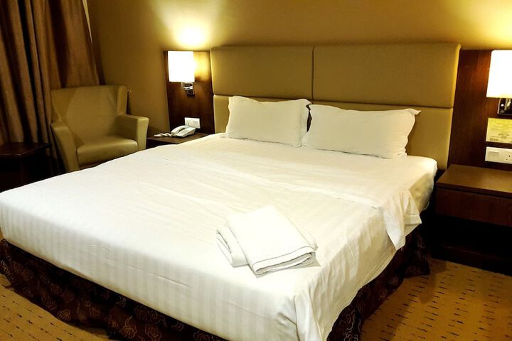 Room 13 of 44