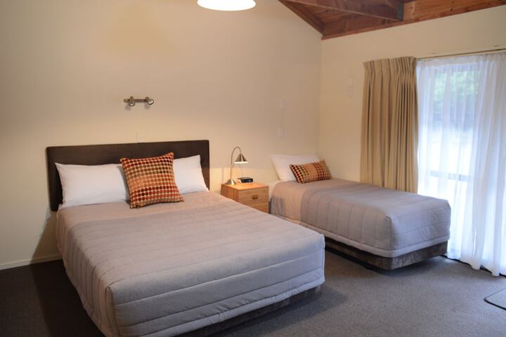 Room 3 of 52