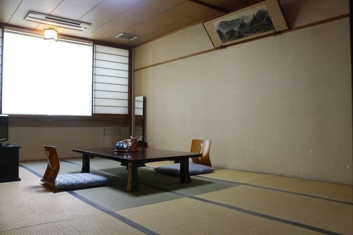 Room 11 of 53