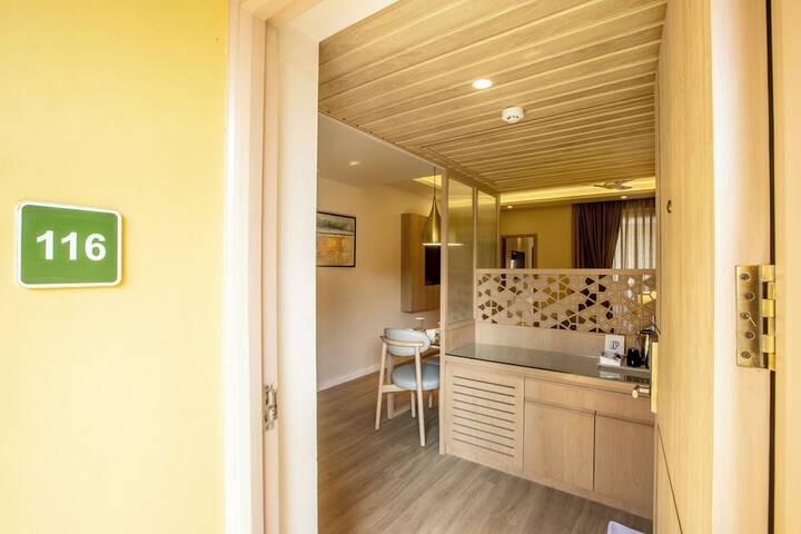Hotel 4 of 118