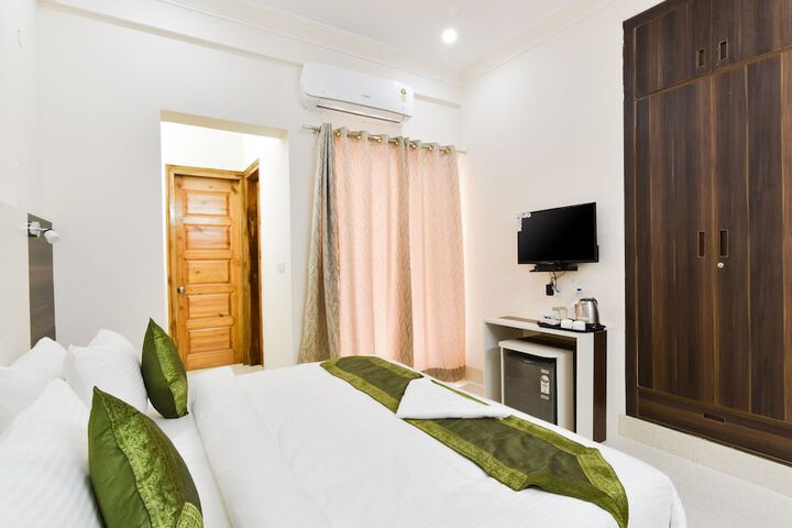 Room 21 of 27