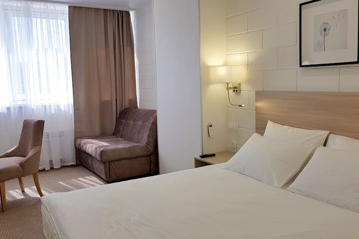 Room 6 of 35