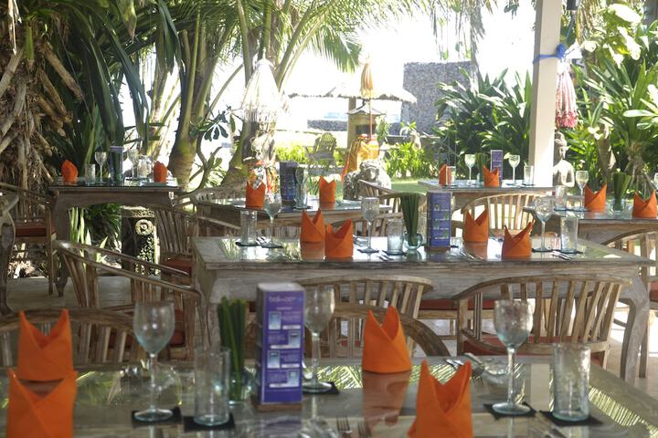 Dining 60 of 74