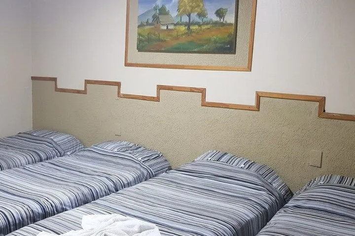 Room 6 of 14
