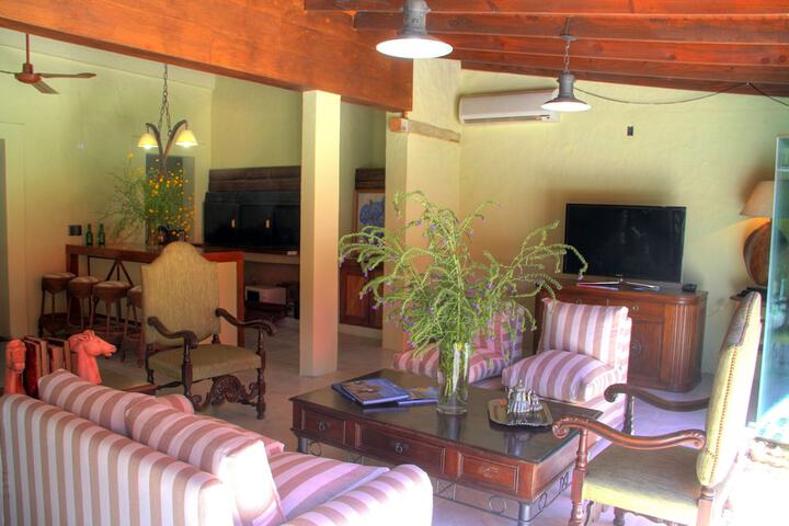 Lounge 97 of 118