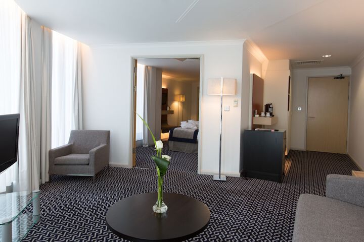 Room 57 of 118