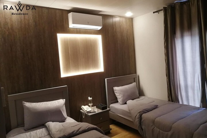 Room 3 of 10