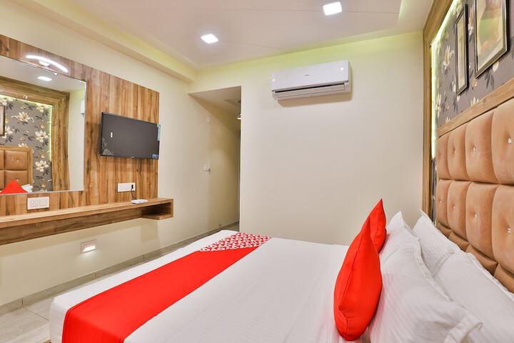Room 10 of 25