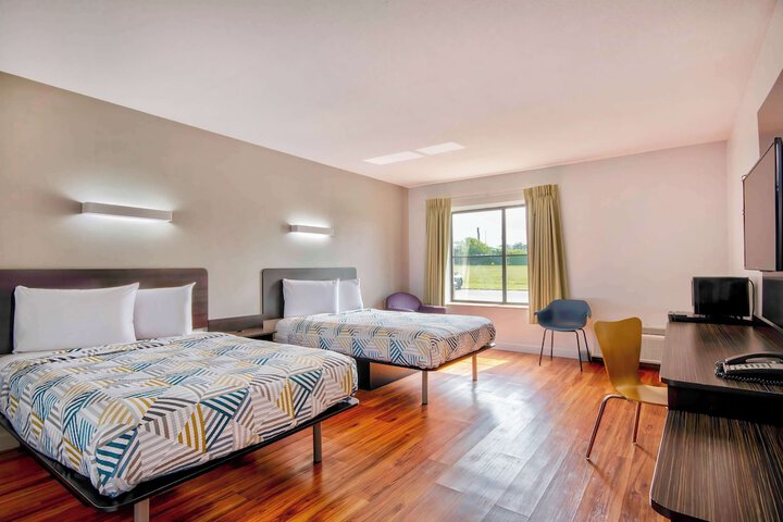 Room 4 of 25