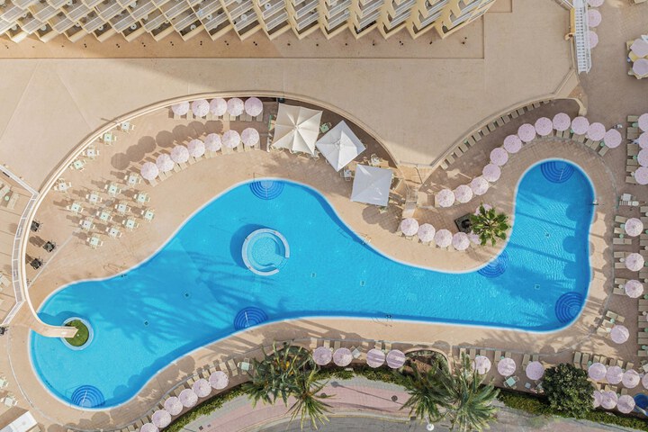 Pools & Facilities