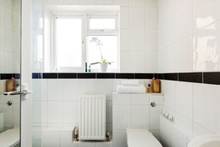 Room 4 of 25