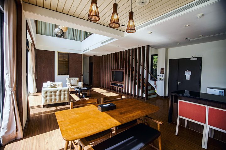 Room 40 of 153