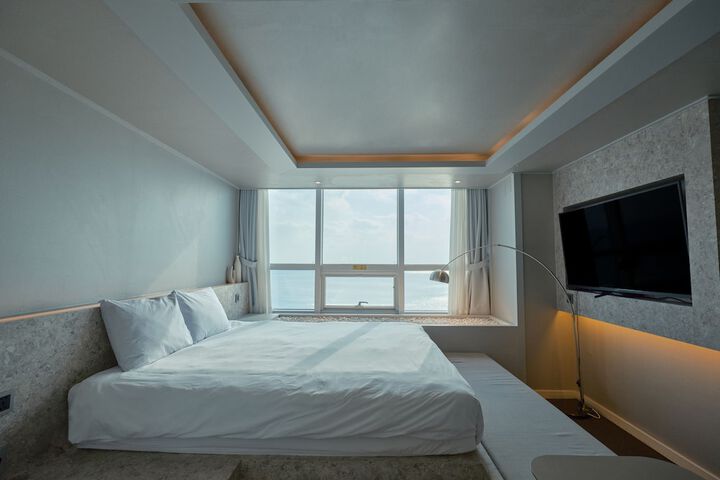 Room 84 of 224