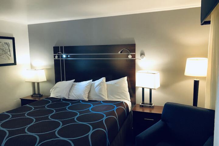 Standard | King Bed (10 of 10)
