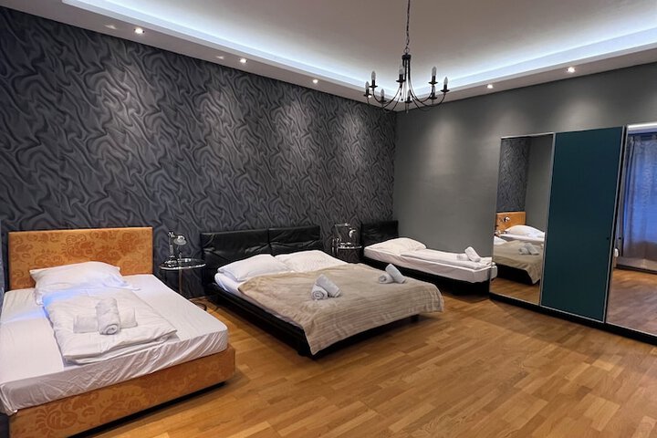 Room 50 of 94