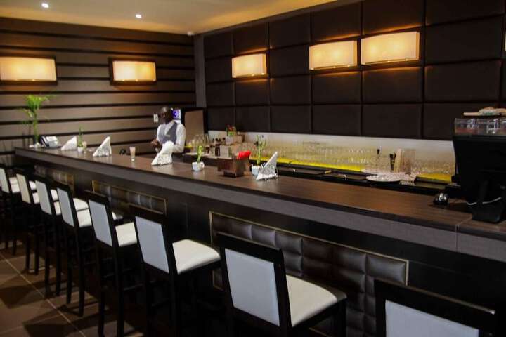 Lounge 56 of 65