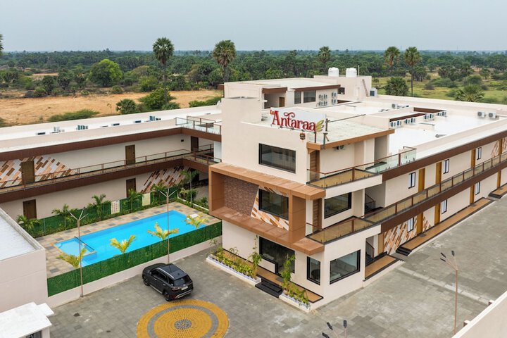 Exterior of La Antaraa