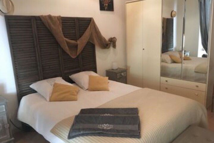 Room 42 of 49