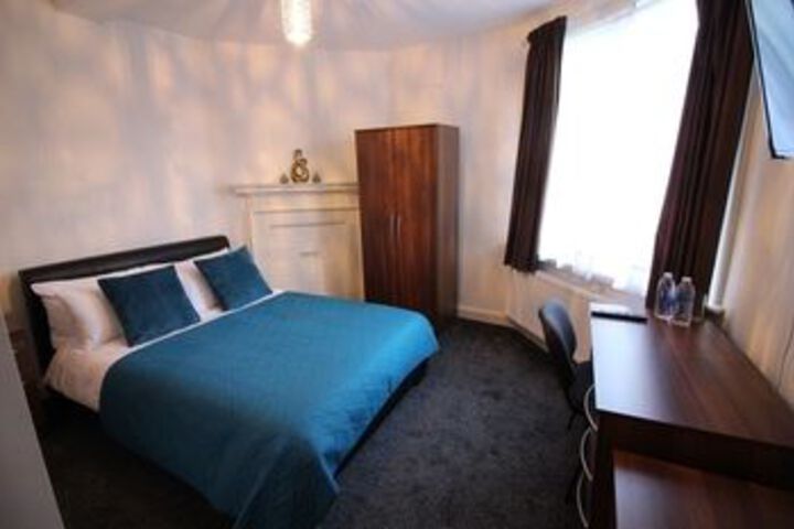 Room 14 of 28