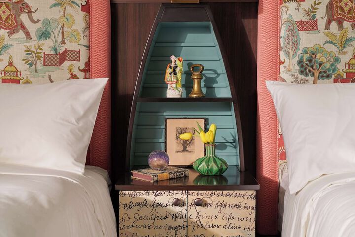 Room 51 of 147
