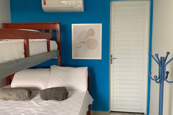 Room 6 of 8