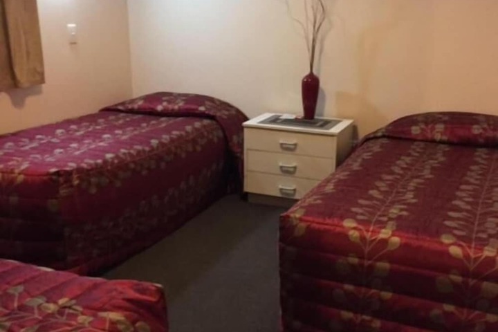Room 2 of 28