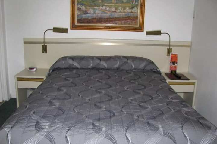 Room 2 of 30
