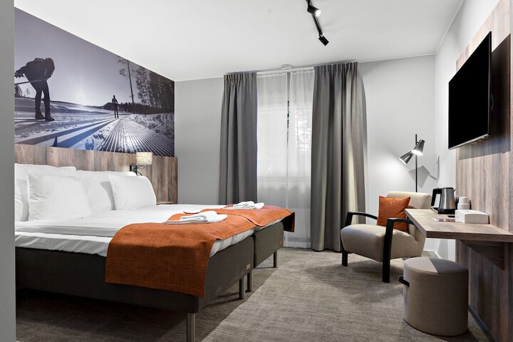 Room 13 of 63