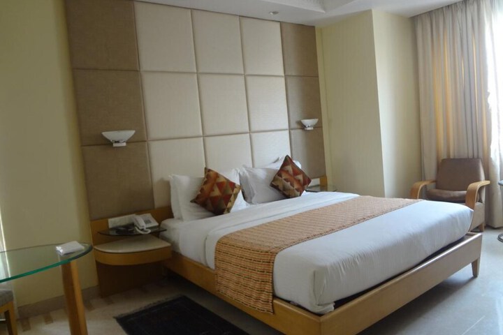 Room 14 of 36