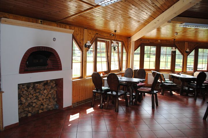 Dining 6 of 7