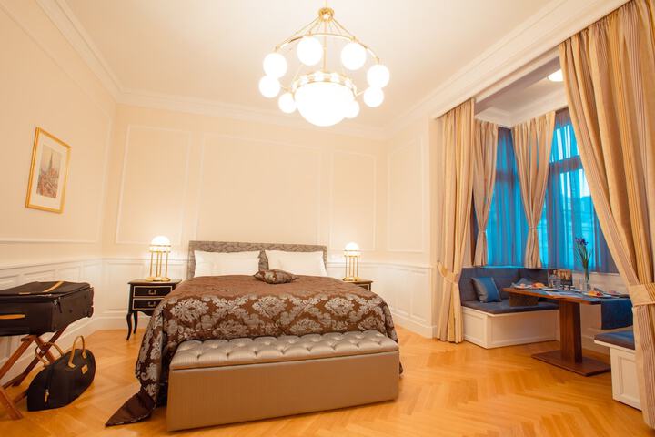 Room 4 of 57
