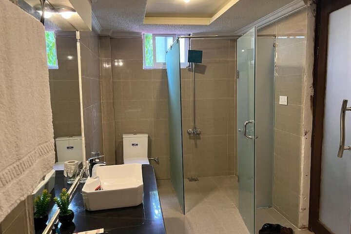 Room 25 of 42