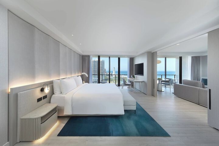 Room 16 of 170