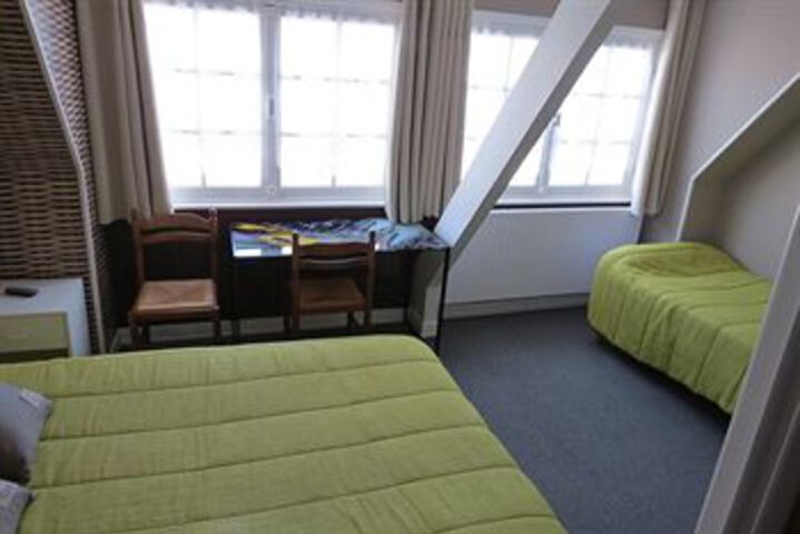 Room 12 of 33