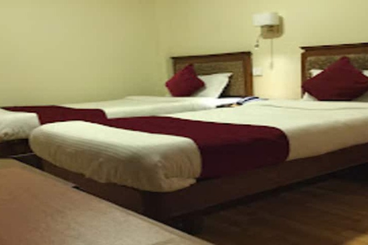 Room 5 of 10