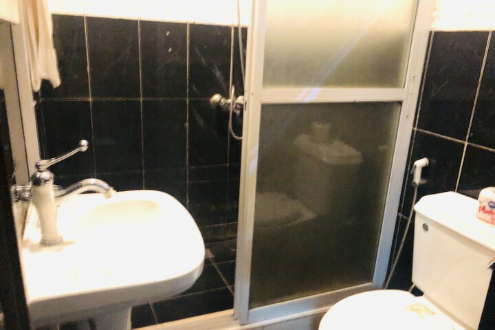 Room 7 of 14