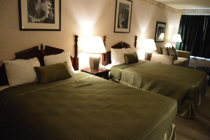2 Queen Beds (3 of 18)
