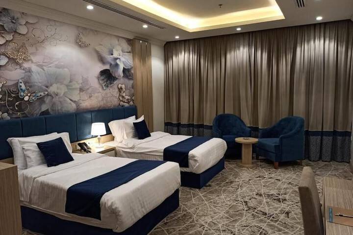 Room 4 of 13