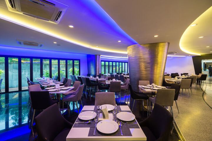 Dining 83 of 121