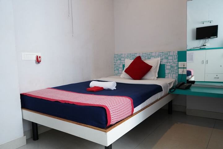 Room 12 of 37