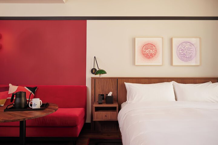 Premium Room 1 King Bed Accessible (13 of 21)