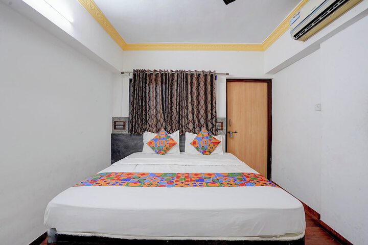 Room 10 of 29