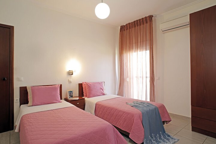 Room 7 of 61