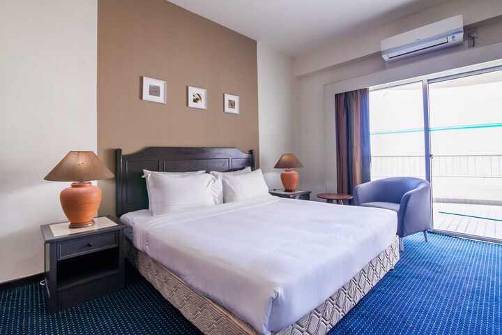Room 108 of 650