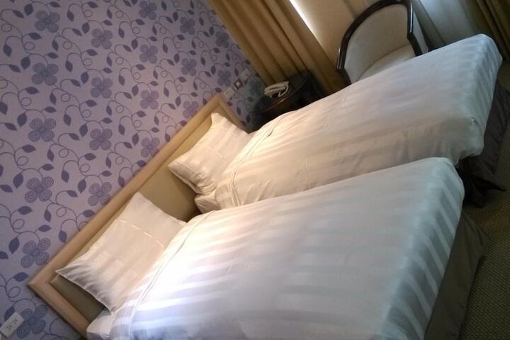 Room 28 of 51